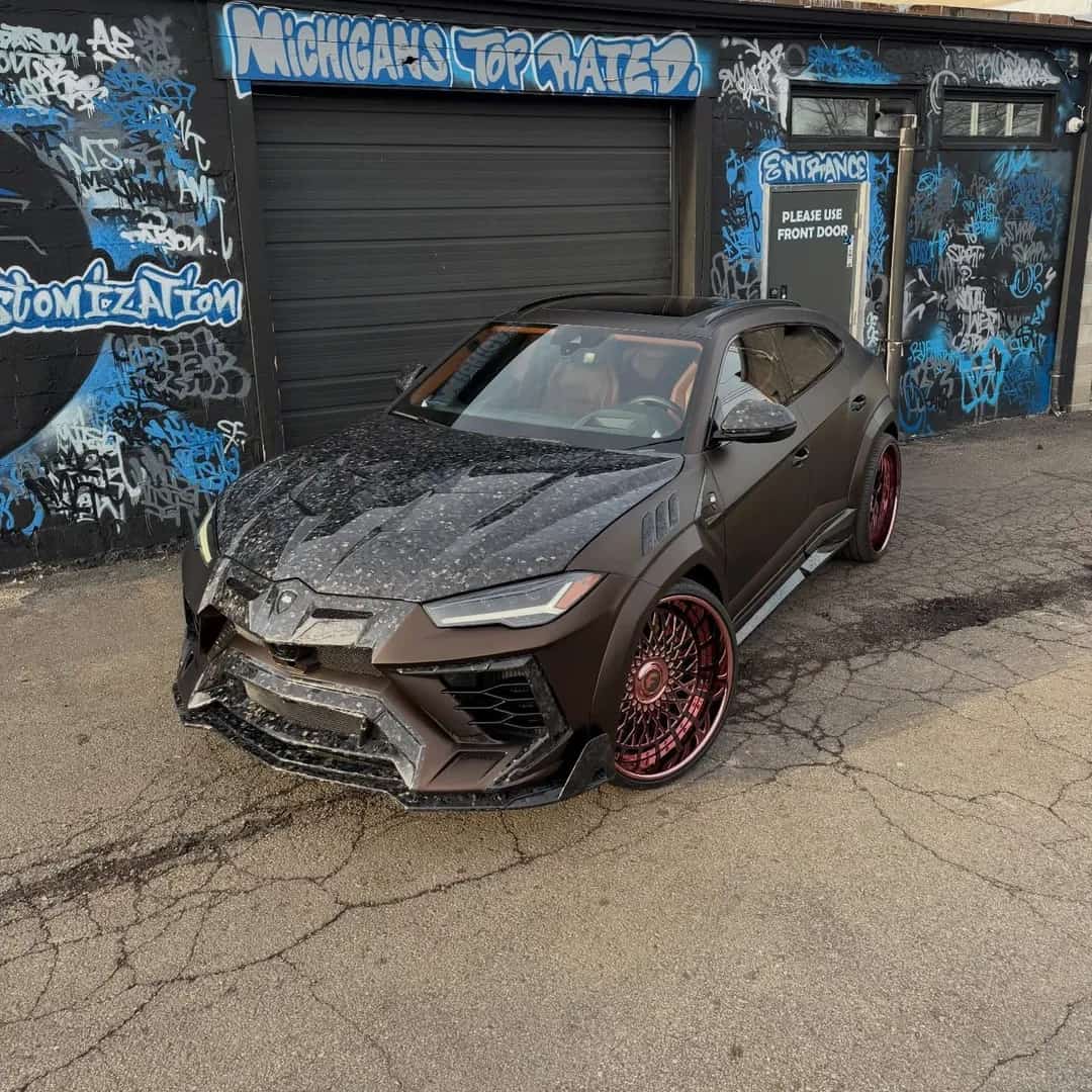 Brown Lamborghini Urus with forged carbon parts